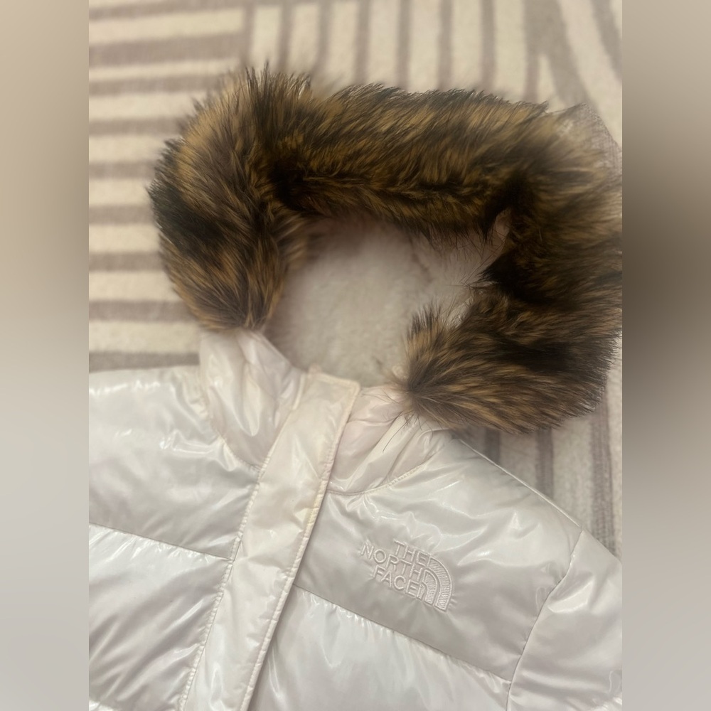 ❄️ Girls North Face Down Fleece-Lined Parka Coat - Picture 5 of 10
